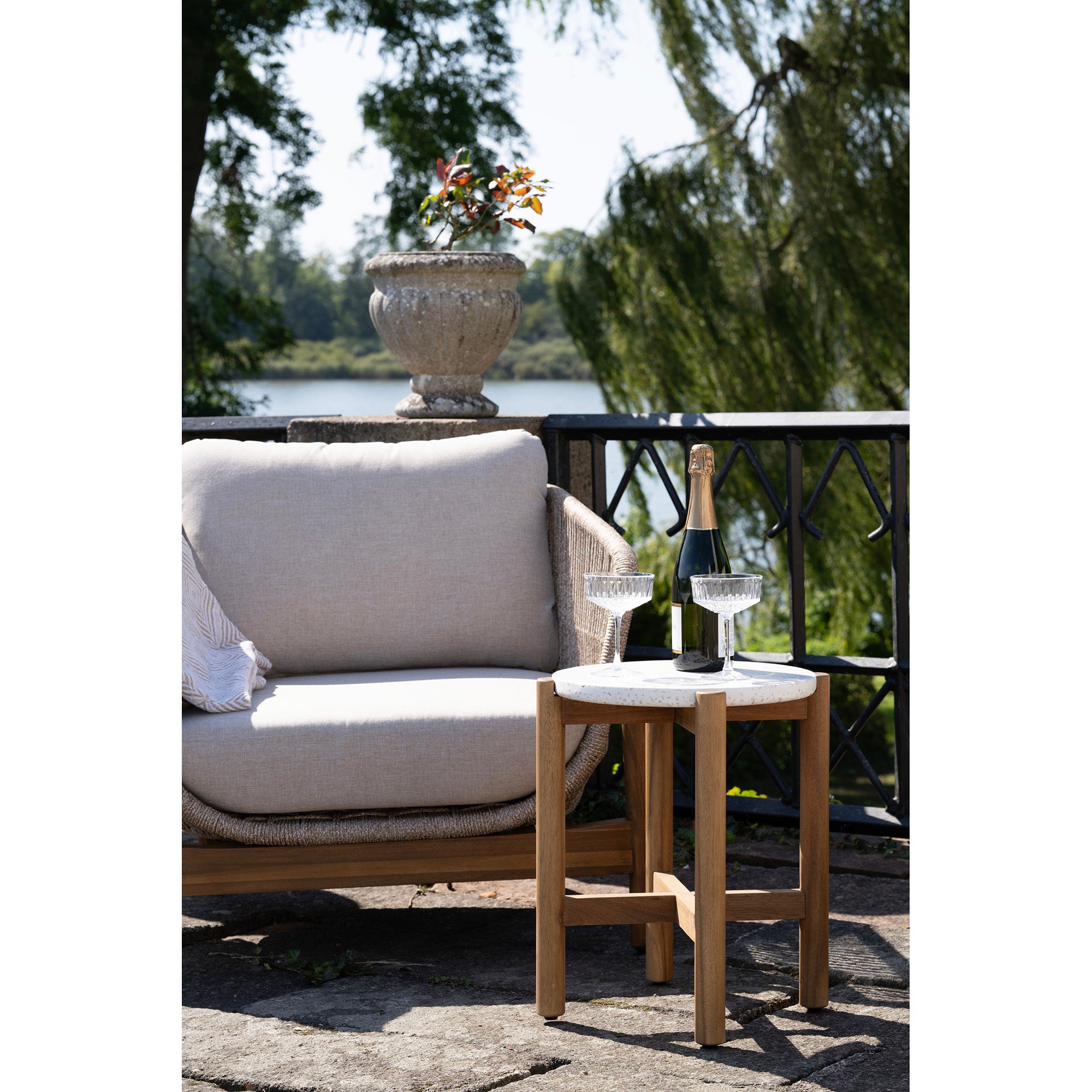 Terracina Garden Set – 2 Lounge Stoelen + Bijzettafel – Acaciahout, Rope & Staal – Bruin/Beige